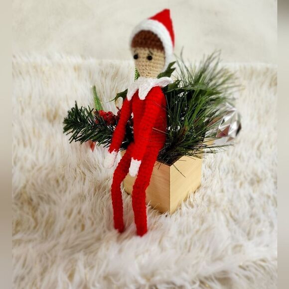 New Handmade Crochet Christmas Elf. - Picture 5 of 10